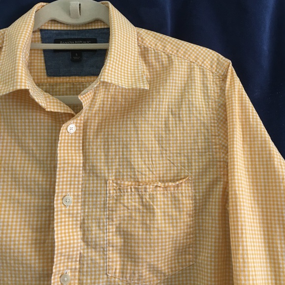 Banana Republic | Gingham Button-Down - Picture 3 of 4